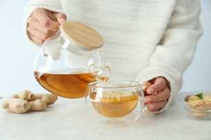 แก้กรดไหลย้อน ด้วยการดื่มน้ำขิง